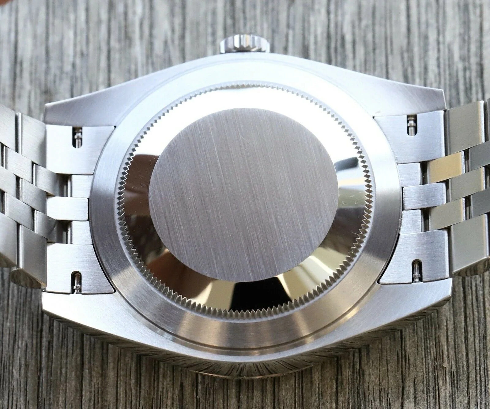 Rolex_Datejust_41_DJ41_Wimbledon_Dial_on_Jubilee_126334_E2_80_93_2022_Watch_Vault_09_2048x2048